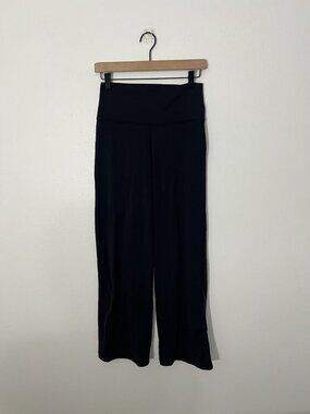 Aritzia TNA Black Wide Leg Pull On Pants Size Medium